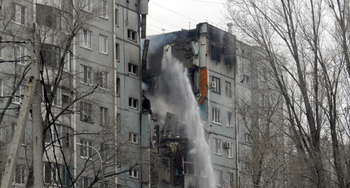 Жильцы разрушенной многоэтажки (на фото) заявляют, что не смогут купить жилье в своем микрорайоне. Фото Татьяны Филимоновой для "Кавказского узла". 