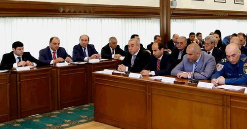 Заседание Совета старейшин Еревана. 19 октября 2015 года. Фото: Facebook.com/yerevanmunicipality 