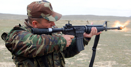 Солдат на огневой позиции. Фото: http://1news.az/news/page1194/