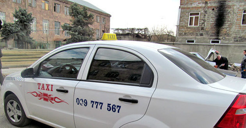 Такси. Ереван. Фото Армине Мартиросян для "Кавказского узла"