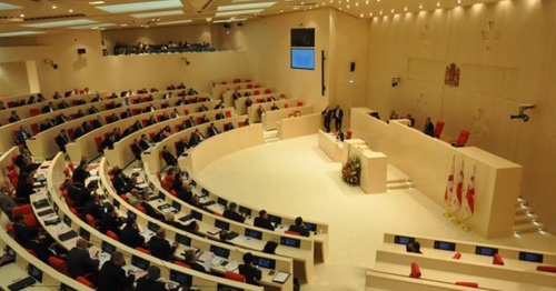 Парламент Грузии. Фото: VOA https://ru.wikipedia.org