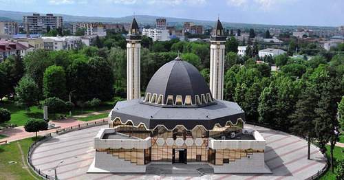 Соборная мечеть в Нальчике. Фото http://www.kbrdum.ru/
