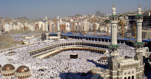 Мечеть аль-Харам и Мекка. Саудовская Аравия. Фото: Al Jazeera English https://ru.wikipedia.org/