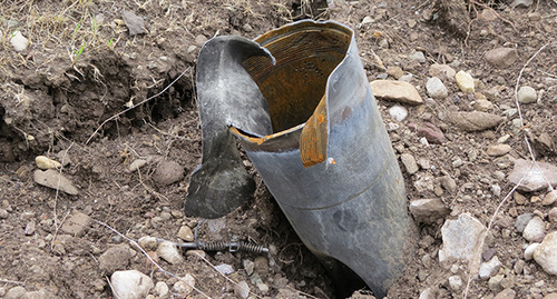 Остатки снаряда в селе Талиш. Фото Алвард Григорян для "Кавказского узла"