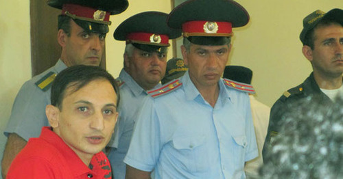 Тигран Аракелян (слева). Фото http://ru.aravot.am/2013/08/05/158598/