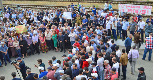 Митинг в Махачкалинском морском торговом порту. 30 мая 2016 г. Фото: пресс-служба ММТП

