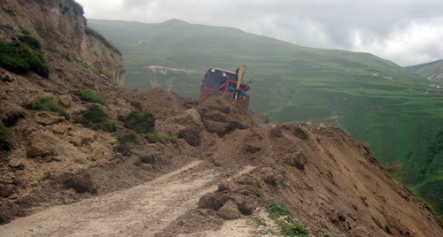 Растчистка горной дороги в Чечне. Фото: http://www.minavtodorchr.ru/photo-gallery