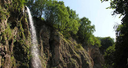 Водопад в окрестностях Кисловодска. Фото: http://www.mouzenidis.rs/article/kislovodsk