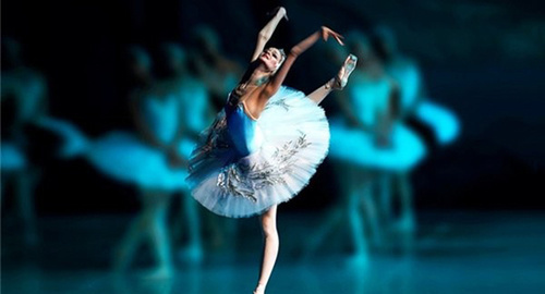 Балерина на сцене. Фото: http://bloknot-krasnodar.ru/news/sochi-primet-mezhdunarodnyy-konkurs-molodoy-balet--752966