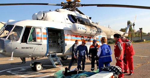 Десять человек, пострадавших в ДТП в Тарумовском районе Дагестана, с помощью вертолета доставлены в больницы Махачкалы. 13 июля 2016 г. Фото http://www.riadagestan.ru/