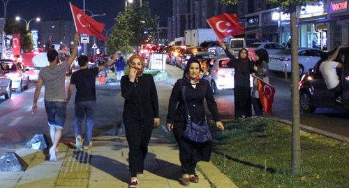 Участники акции в поддержку Эрдогана в Стамбуле. Фото Магомеда Туаева для "Кавказского узла"