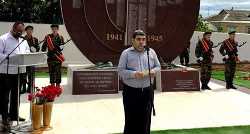 Открытие памятника евреям-фронтовикам в Дербенте. Фото: http://www.derbent.ru/about/info/news/?ELEMENT_ID=3720