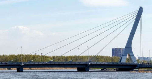 Мост через Дудергофский канал, которому власти присвоили имя Ахмата Кадырова. Фото: RFE/RL