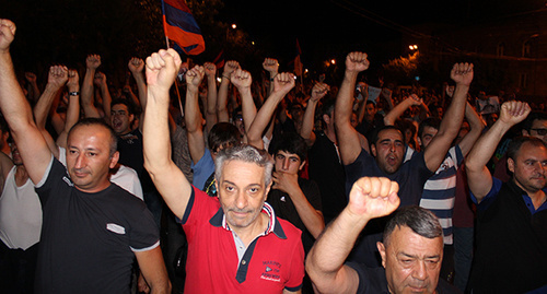 Участники акции протеста в Ереване. 27 июля 2016 г. Фото Тиграна Петросяна для "Кавказского узла"