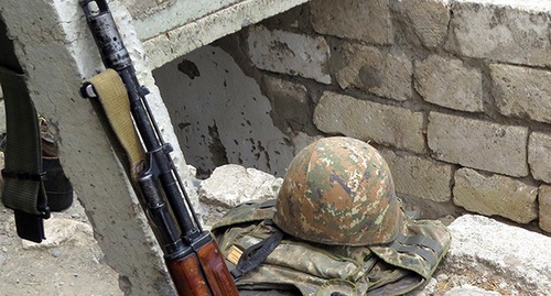 Оружие и форма солдата Армии обороны Нагорного Карабаха. Фото Алвард Григорян для "Кавказского узла"
