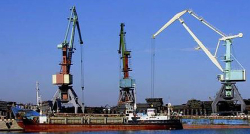 Махачкалинский морской торговый порт. Фото: http://mmport.ru