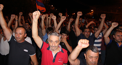 Участники митинга оппозиции в Ереване, июль 2016. Фото Тиграна Петросяна для "Кавказского узла"