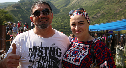 Гости фестиваля горного чая. Фото Патимат Махмудовой для "Кавказского узла"