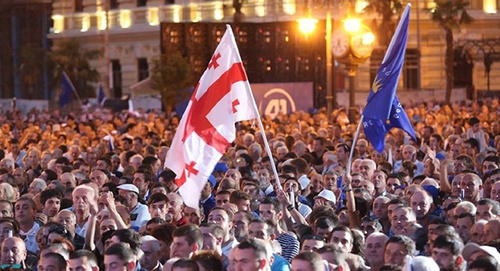 Сторонники партии "Грузинская мечта - Демократическая Грузия". Фото:  © Сайт Георгия Квирикашвили