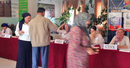 На избирательном участке во время голосования. Фото Магомеда Магомедова для "Кавказского узла"