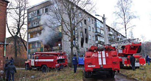 Пожар в семиэтажном доме в Ессентуках. Фото: http://26.mchs.gov.ru/operationalpage/operational/item/4093667/