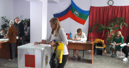 Голосование на избирательном участке №28. Черкесск, 18 сентября 2016 г. Фото Аси Капаевой для "Кавказского узла"