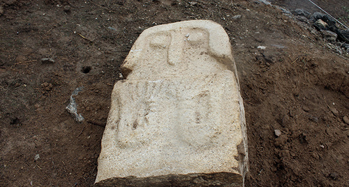  Каменное извояние обнаруженный  вблизи села Нор Кармирован  в Мартакертском районе Нагорного Карабаха. 15 октября 2016 год.
