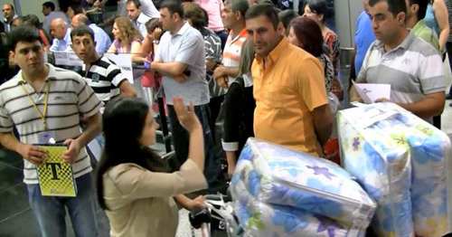 Сирийские армяне прибывают в ереванский аэропорт «Звартноц». Фото: RFE/RL http://rus.azatutyun.am/