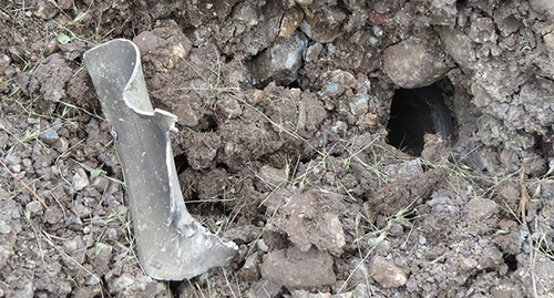 Остатки снаряда. Фото Алвард Григорян для "Кавказского узла"