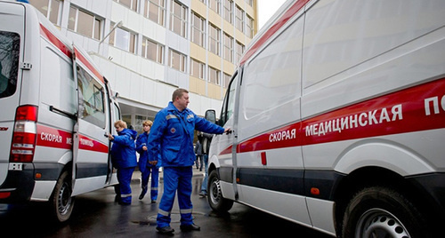 Сотрудники скорой помощи перед выездом. Фото: http://www.om1.ru/news/incident/52572/?forceMobile=1