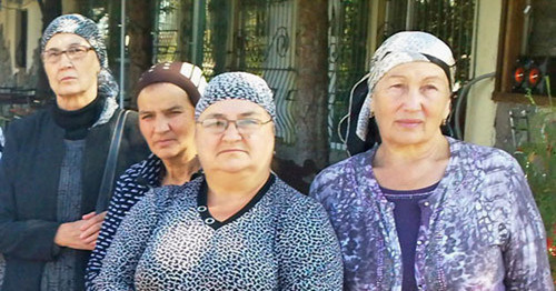 Родственники погибших 13 октября 2005 г. Кабардино-Балкария, Нальчик, октябрь 2012 г. Фото Анны Арсеньевой для "Кавказского узла"