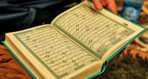 Коран. Фото Азиза Каримова для "Кавказского узла"