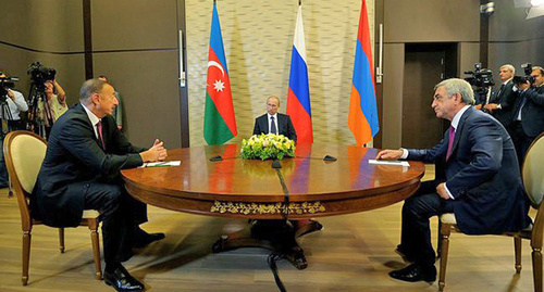 Личная встреча лидеров Армении и Азербайджана  Ильхама Алиева (слева) и Сержа Саргасяна (справа). Фото http://vesti.az/news/296564
