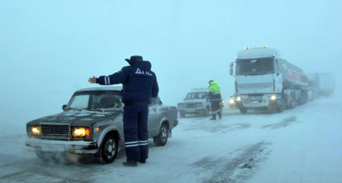 Метель на дороге. Фото http://07.mchs.gov.ru/operationalpage/operational/item/4578995/