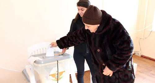 На участке для голосования 1/8  в Степанакерте. 20 февраля 2017 год. Фото Алвард Григорян