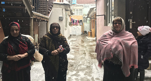 Жители дома на Буйнакского, 38 в Дербенте. Фото Патимат Махмудовой для "Кавказского узла"