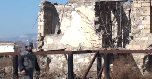 Развалины села Чоджук Марджанлы. Кадр из видео "Кавказского узла"