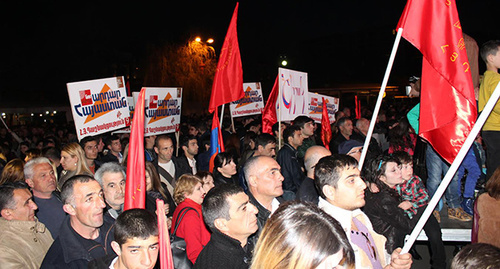Участники митинга "Дашнакцутюн" в Ереване30.03.2017. Фото Тиграна петросяна для "Кавказского узла"