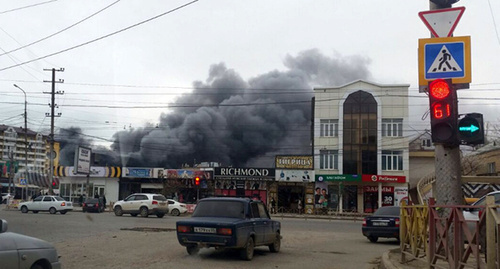 Пожар на рынке на улице Ирчи Казака в Махачкале.  http://www.riadagestan.ru/news/disasters_and_catastrophes/v_makhachkale_gorit_rynok_na_ulitse_irchi_kazaka/