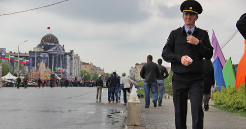 Сотрудник полиции в Грозном. Фото Магомеда Магомедова для "Кавказского узла"