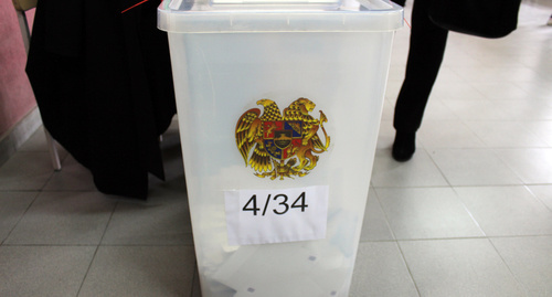 Выборы в Армении. Урна для голосования. 2 апреля 2017 г. Фото Тиграна Петросяна для "Кавказского узла"