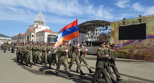 Нагорном Карабахе проходят праздничные мероприятия, посвященные победе в Великой Отечественной войне, освобождению города Шуши и образованию Армии обороны. 9 мая 2017 год