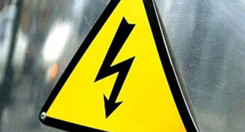 Знак  осторожно электрическое напряжение Фото http://astrakhan-24.ru/news/Incidents/sluchajnost_ne_sluchajna_28740