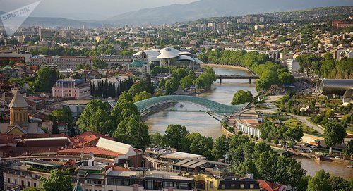 Вид на центр Тбилиси Фото © Sputnik / Alexander Imedashvili
 https://sputnik-georgia.ru/economy/20170615/236319570/Gruzija-uluchshila-svoi-pozicii-v-rejtinge-vedeniya-biznesa-2017.html