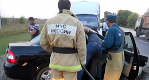 Столкновение двух легковых автомашин на окраине Грозного. Фото http://95.mchs.gov.ru/operationalpage/operational/item/5452863/