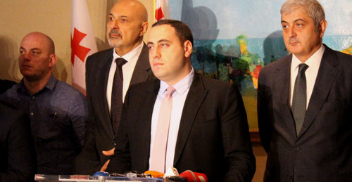 Георгий Вашадзе (второй справа).  лидеры четырех партий призывают к объединению перед выборами оппозиционный спектр. Фото Инны Кукуджановой для "Кавказского узла"