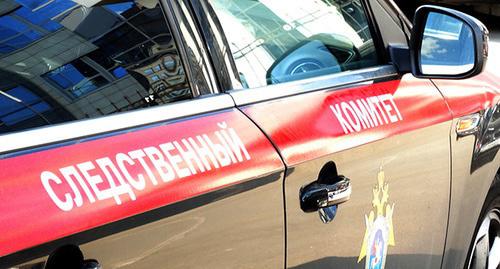 Надпись на автомобиле "Следственный комитет". Фото Нины Тумановой для "Кавказского узла"