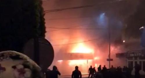 Пожар на рынке Беркат в Грозном. Фото сто-кадр видео https://www.youtube.com/watch?v=bwA9uN0YtIw