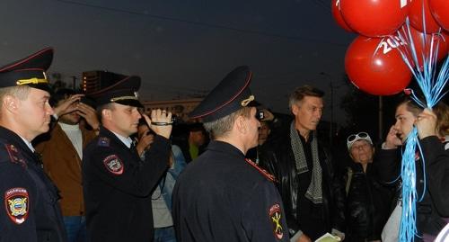 Полиция на вечерней акции сторонников Навального в Волгограде. 7 октября 2017 года. Фото Татьяны Филимоновой для "Кавказского узла".