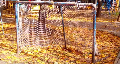 Ворота для мини-футбола. Фото Нины Тумановой для "Кавказского узла"